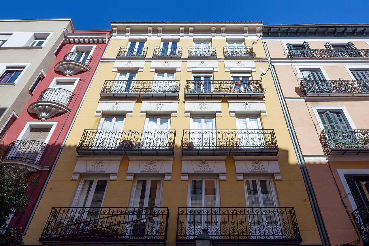 rehabilitación integral edificio Malasaña Madrid vista 4 pisos